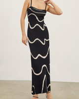 -Black color with white stripes
-Maxi dress
-Knitted
-Square neck 
-Straps 
-Open back
AA016084 MAXI BLK