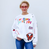 -White Color
-Somebody Loves You Print
-Sketch-Liked Graphics
-Oversized Fit
-Comes in One Size
-Oversized Boxy Fit
-Long Sleeve
-Sweatshirt
Materials:
95% Cotton | 5% Polyester
EA001062 SS LOVE ONE SIZE