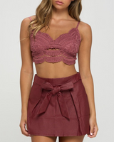 -Pink color
-Knit bralette
-Crochet detail
-V neckline
-Mesh back
-Adjustable straps
-Scalloped trim hem
BT02863 TOP PNK